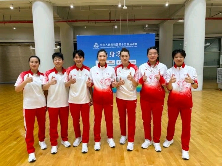 南山区, 周亚茹