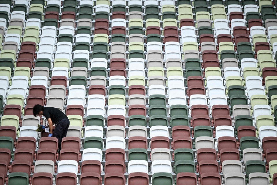 https, 工作人员在 https, 工作人员在